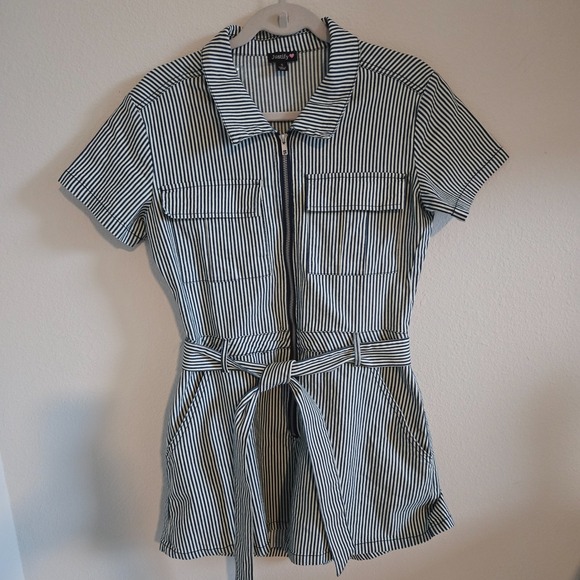 Justify Pants - Justify Jumpsuit Shorts Womens Small Blue White Striped Belted Romper Zipper